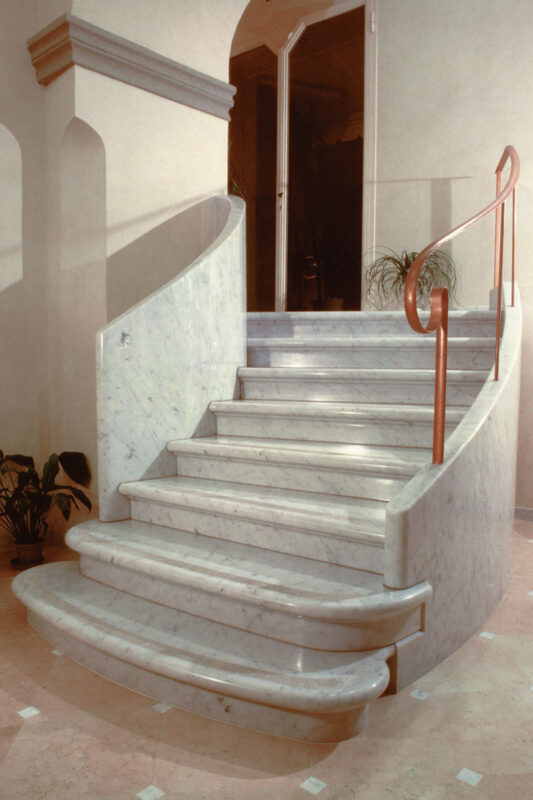 marmo bianco carrara scale